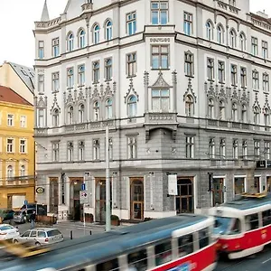 czech-inn.praguehotelsweb.com/